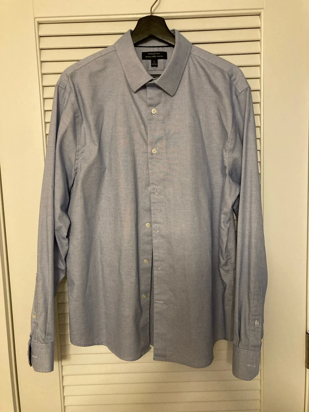Banana Republic Light Blue Men's Untucked Wrinkle Resistant Shirt - Size Large
